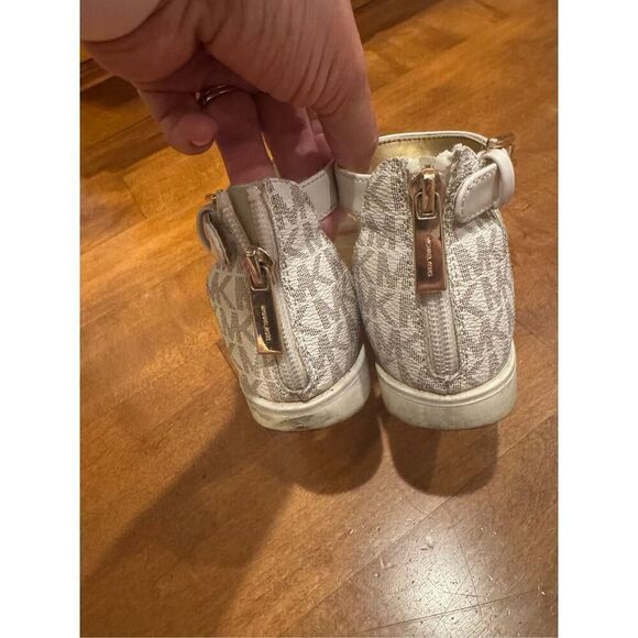 Girls Michael Kors, sandals size 13 little girls - Picture 2 of 5